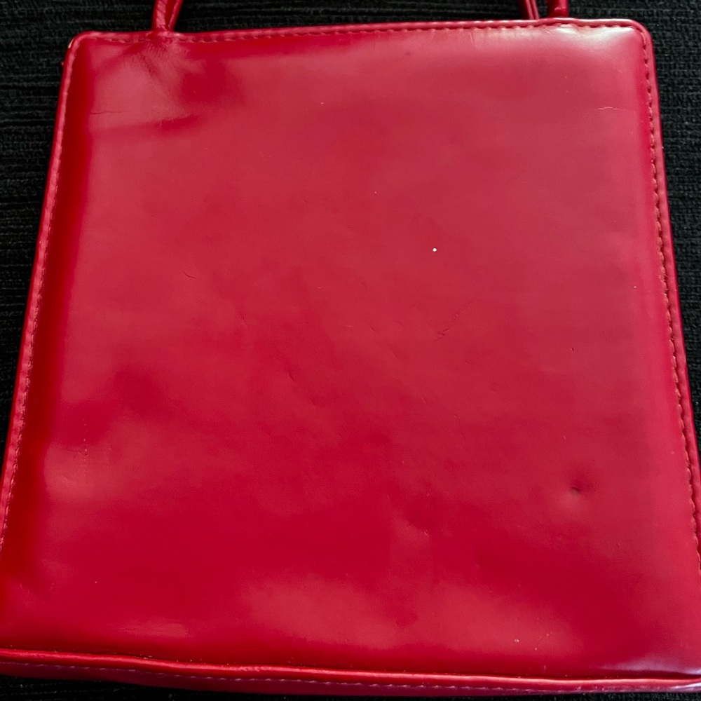 Little red bag. Fabulous & fun. 16cm x 17cm. Used. In a fabulous used condition - Picture 7 of 9